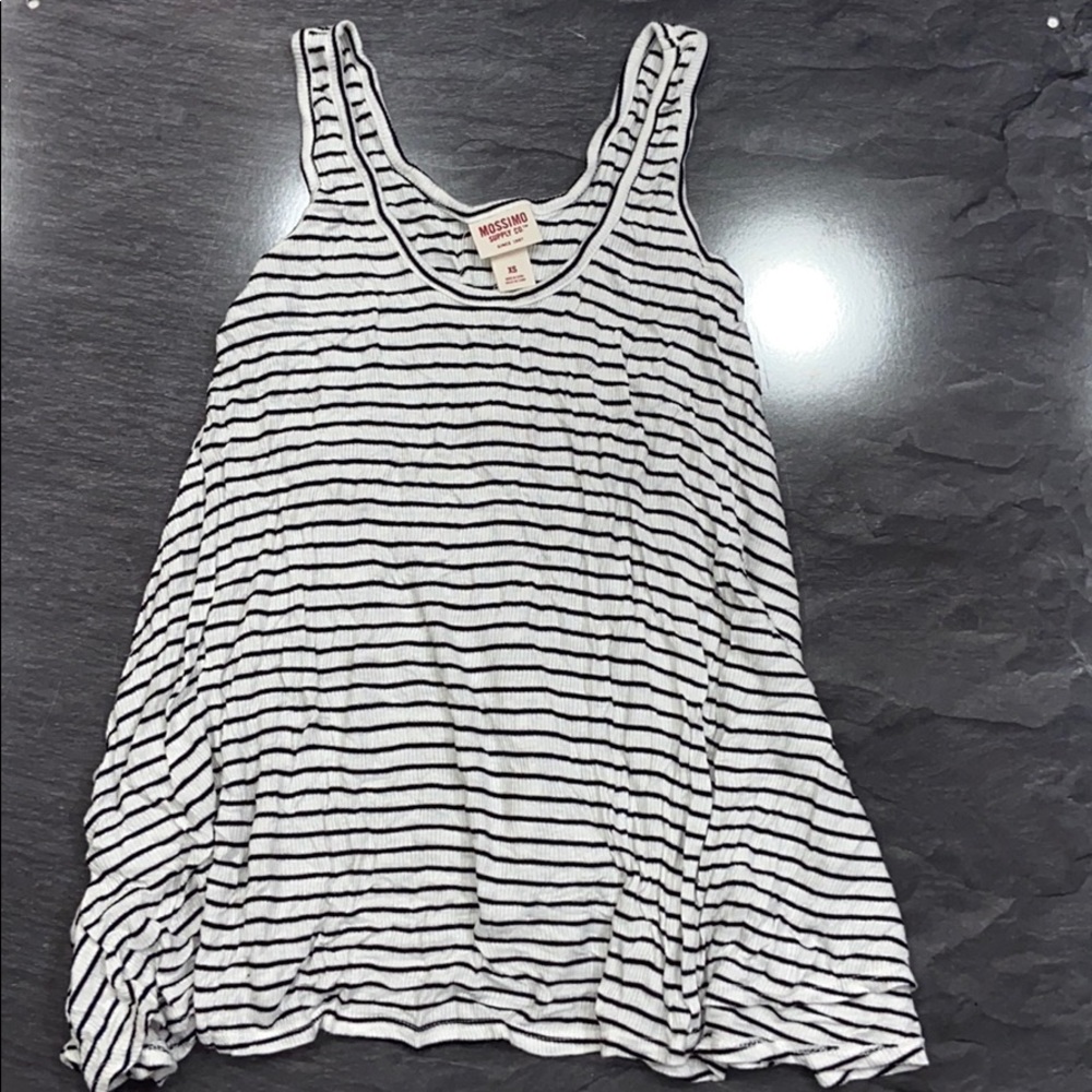 🌵3/$20• Black and White Stripped Tank Top